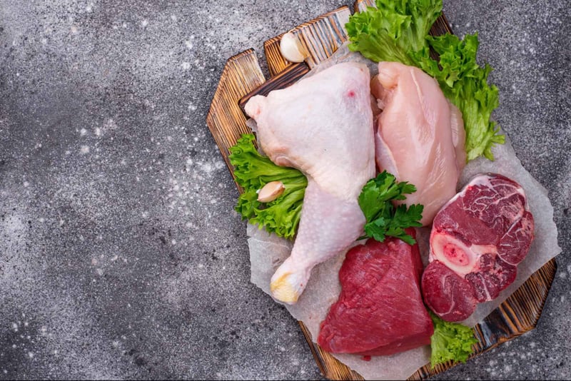 High-quality raw meat options including chicken, beef, and lamb for dogs.