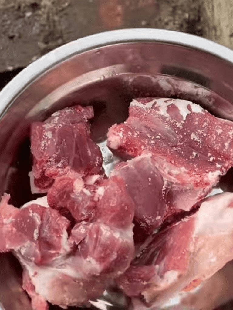 High-quality raw beef for dogs, ideal for nutritious pet meals and canine health.